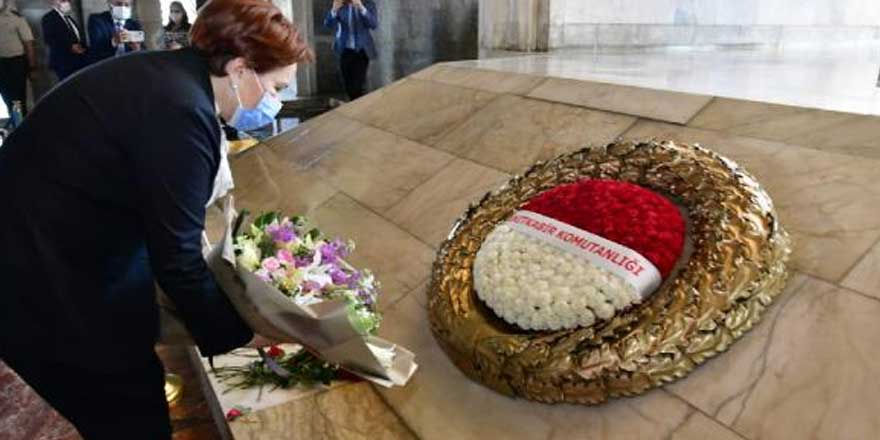 İYİ Parti Genel Başkanı Meral Akşener’den Anıtkabir’e ziyaret