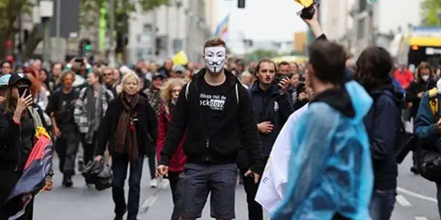 Almanya'da olaylı protesto