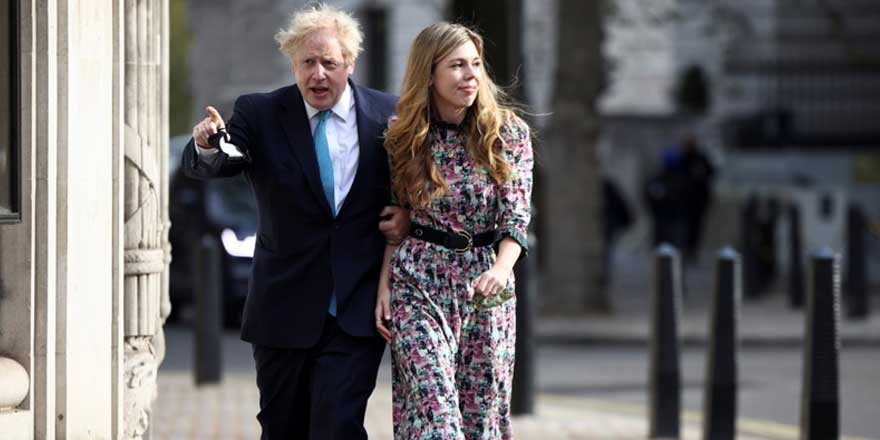 Boris Johnson, nişanlısı Carrie Symonds ile gelecek yıl evlenme kararı aldı