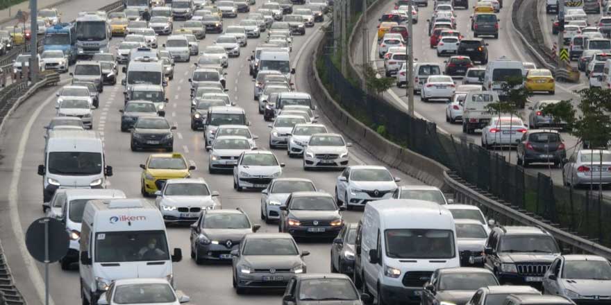 İstanbul'da trafik yoğunluğu yüzde 60'ı geçti