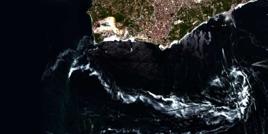 Marmara Denizi'nin kabusu uzaydan görüntülendi!