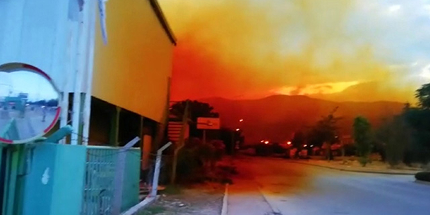 Antalya Organize Sanayi Bölgesi'nde bulunan fabrikanın asit tankı patladı