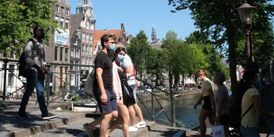 Hollanda maske zorunluluğunu 26 Haziran'da kaldıracak