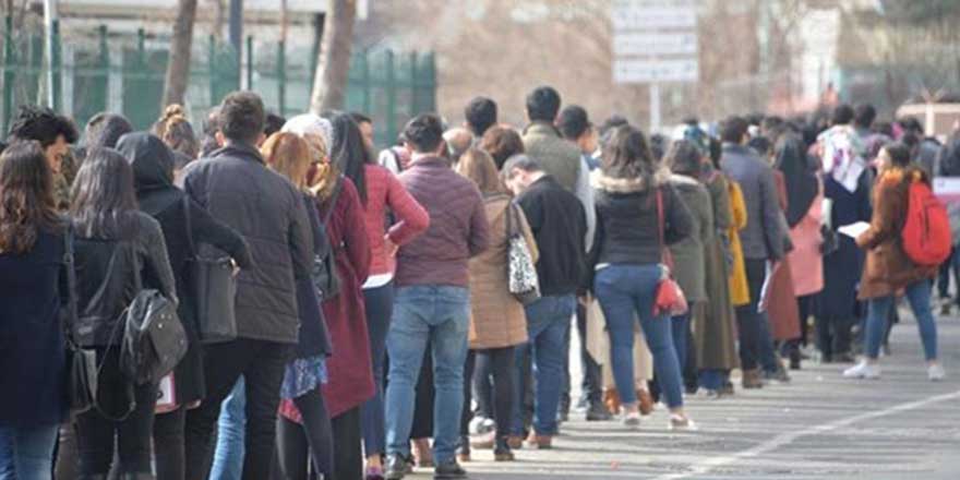 CHP'den Tek Adam Rejimi raporu: Çalışan vatandaş gelirinin yarısını borçlara ayırıyor