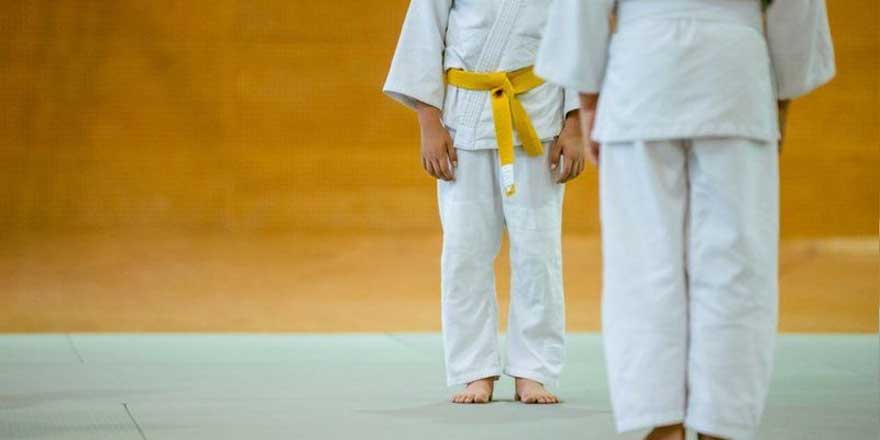 Judo sınıfında defalarca yere atılan 7 yaşındaki çocuktan kötü haber