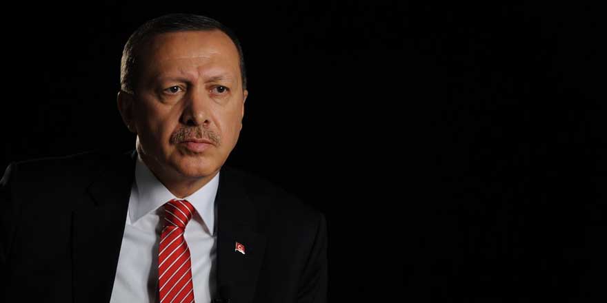 Ünlü yazardan Erdoğan'a şok eleştiri: El öpmek isteyen...