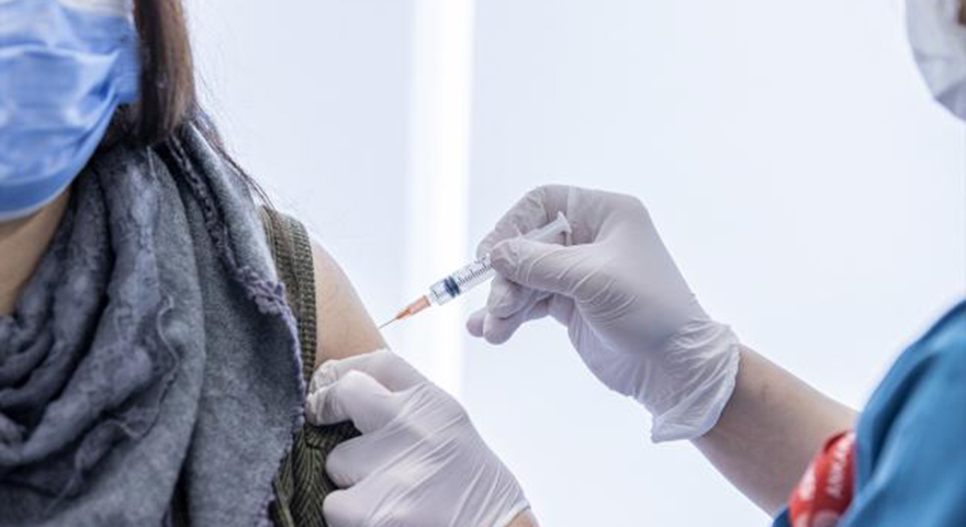 New York'ta okul çalışanlarına aşı zorunluluğu getirildi