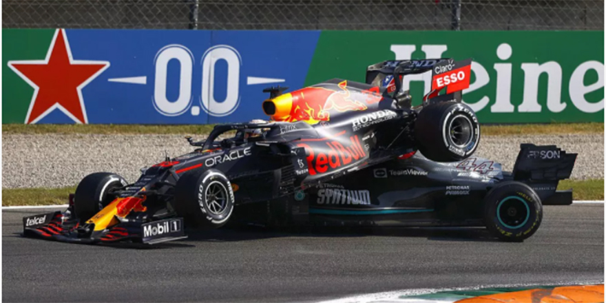 Lewis Hamilton: Kafama daha önce hiç araba çarpmamıştı