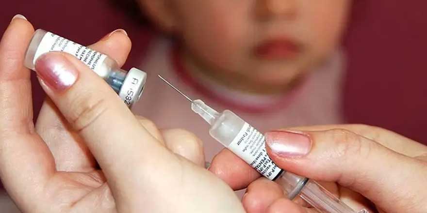Sağlık Bakanlığı'ndan "bebeklere aşı" iddiasına soruşturma