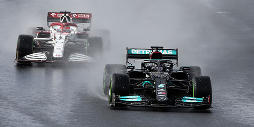 F1 Rolex Türkiye GP’de pole pozisyonunun sahibi Lewis Hamilton