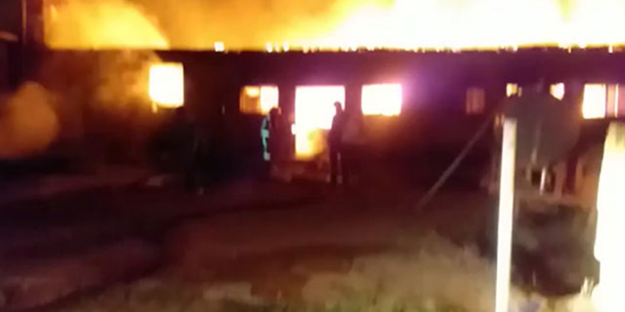 Tarsus’ta çiftlik evi çıkan yangında küle döndü