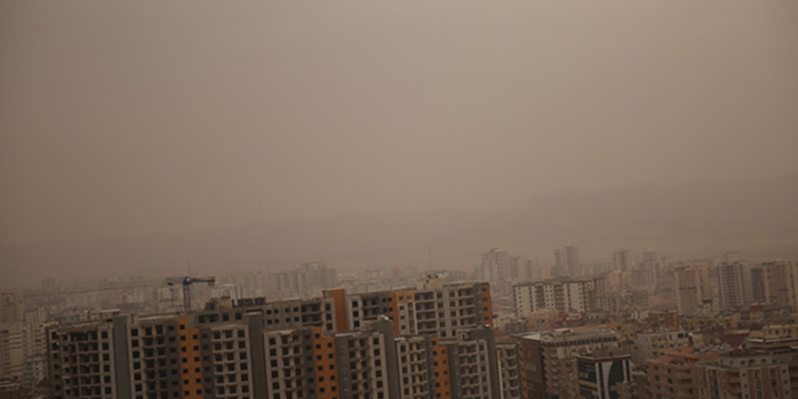 Mardin'de toz bulutu hayatı olumsuz etkiledi