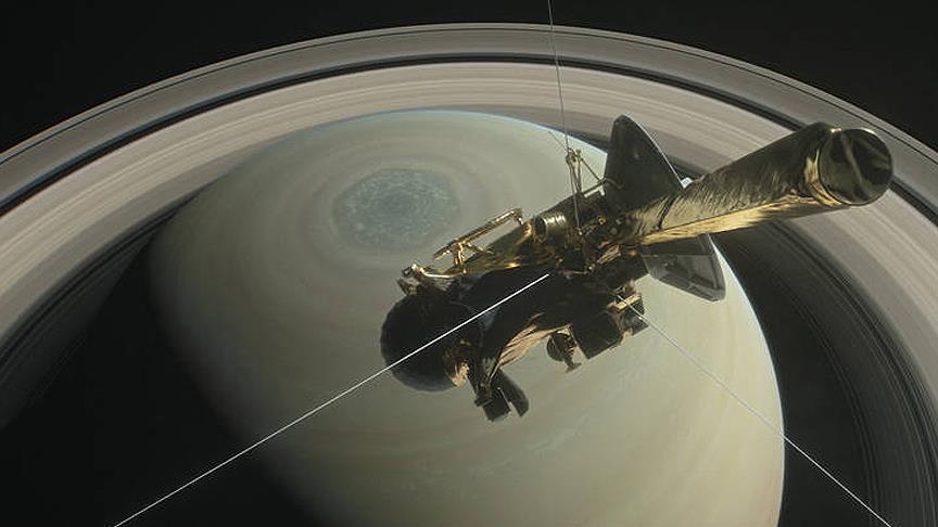 NASA Cassini'nin 'büyük finalini' başlatıyor