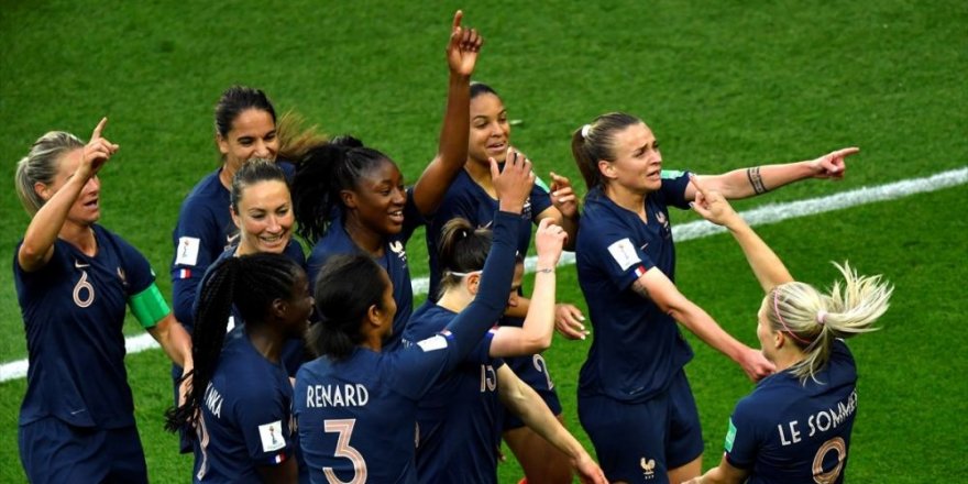 Kadınlar Dünya Kupası'na Fransa galibiyetle başladı