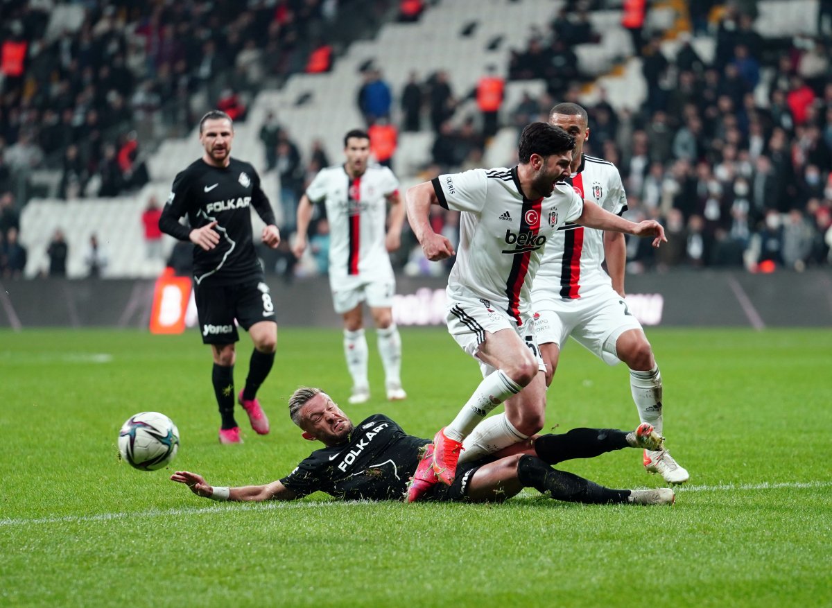 Beşiktaş 3 maçlık galibiyet hasretini dindirdi