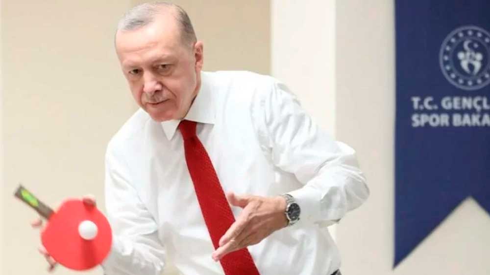 ﻿Erdoğan'ın gündem olan raket tutuşu NFT oldu 