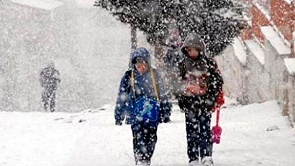 Eğitime kar engeli! 3 ilde okullar tatil edildi