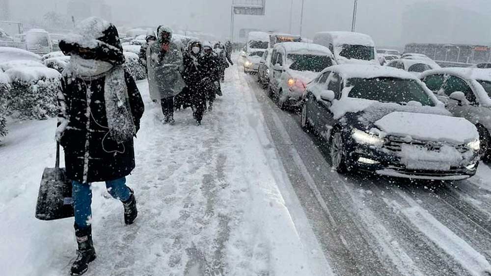 İstanbul’da fırtına öncesi sessizlik! Kar yağışı ne zamana kadar sürecek?