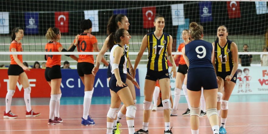 'Yıldız Kızlar'da şampiyon Fenerbahçe oldu