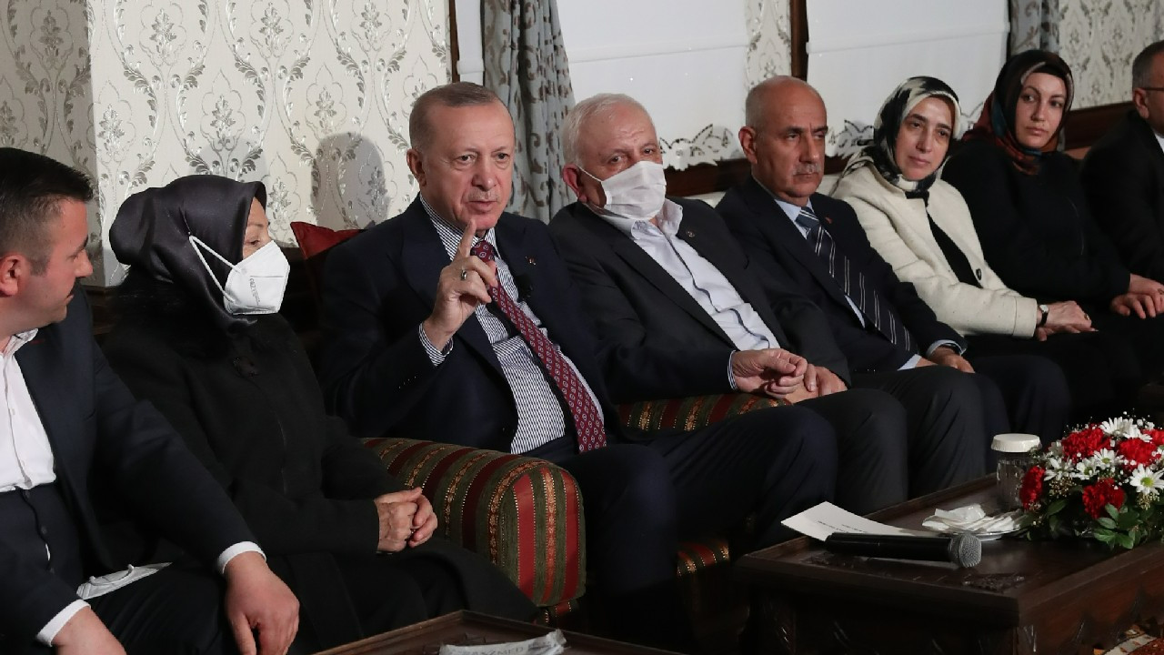 Cumhurbaşkanı Erdoğan 'manda yoğurtlu' tarifini kimler için verdiğini açıkladı