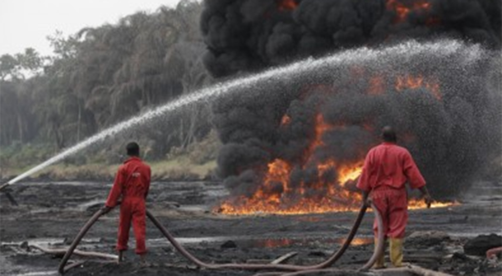 Nijerya'da petrol rafinerisinde patlama: 100 ölü