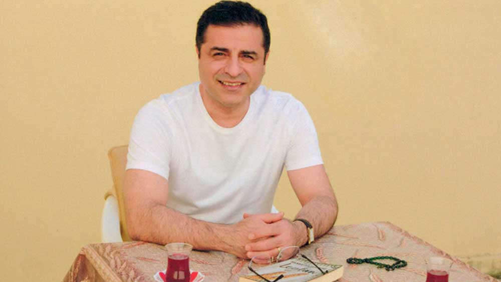 İstinaf, Demirtaş'a verilen 2 yıl 6 ay hapis cezasını bozdu