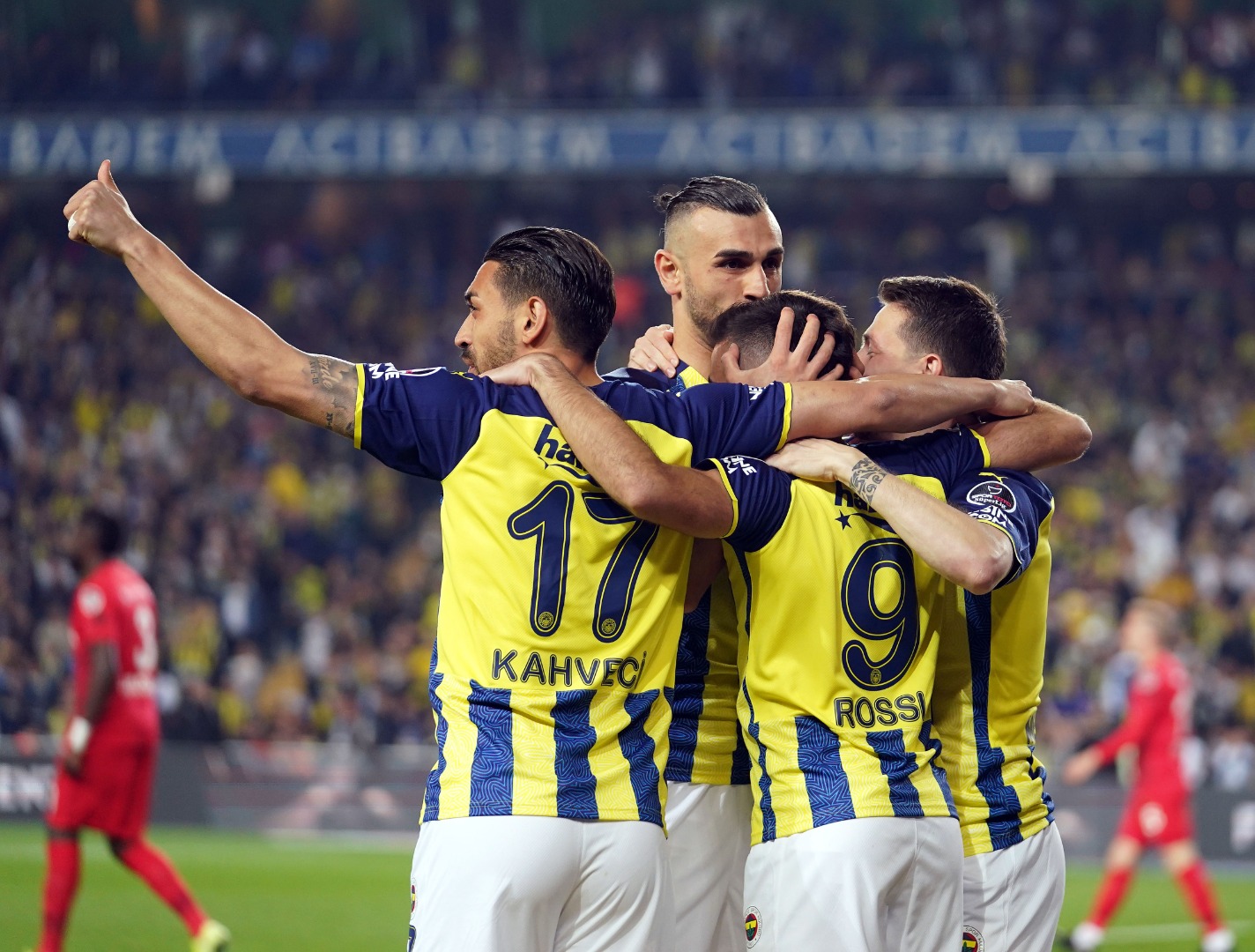 Fenerbahçe, Gaziantep FK'yi 3 golle geçti