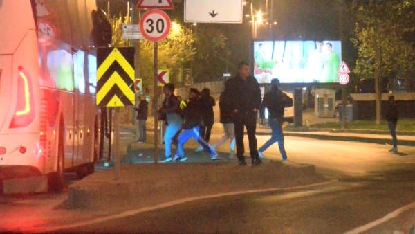Beşiktaş'ta, Trabzonsporlulara taşlı saldırı