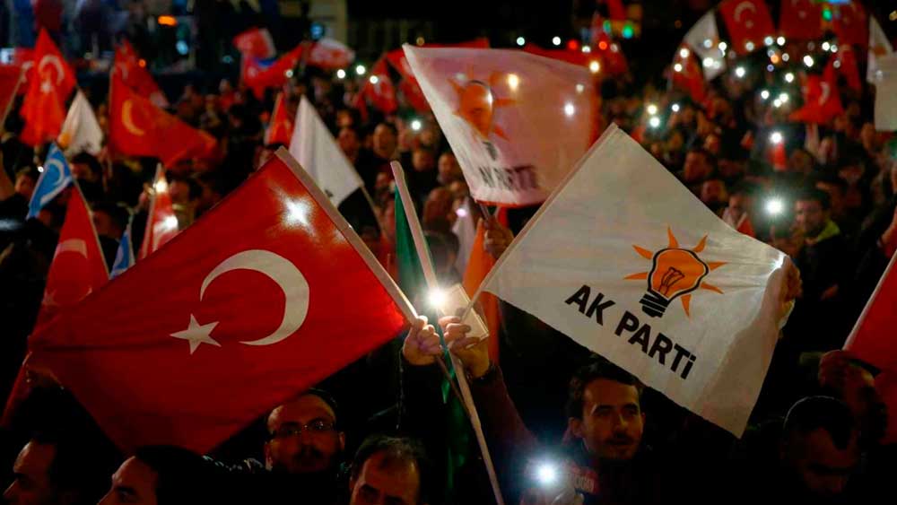 AKP’li eski bakan Yakış: Sandık güvenliği sağlanırsa, seçimi muhalefet kazanır