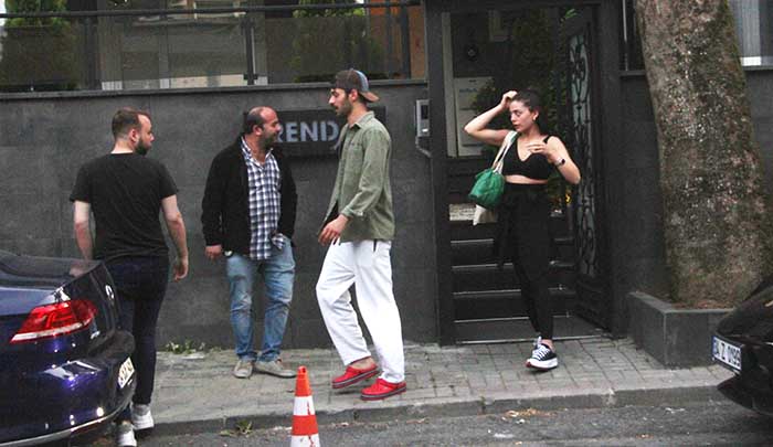Emanet dizisinden ayrılan Sıla Türkoğlu meslektaşıyla yakalandı!