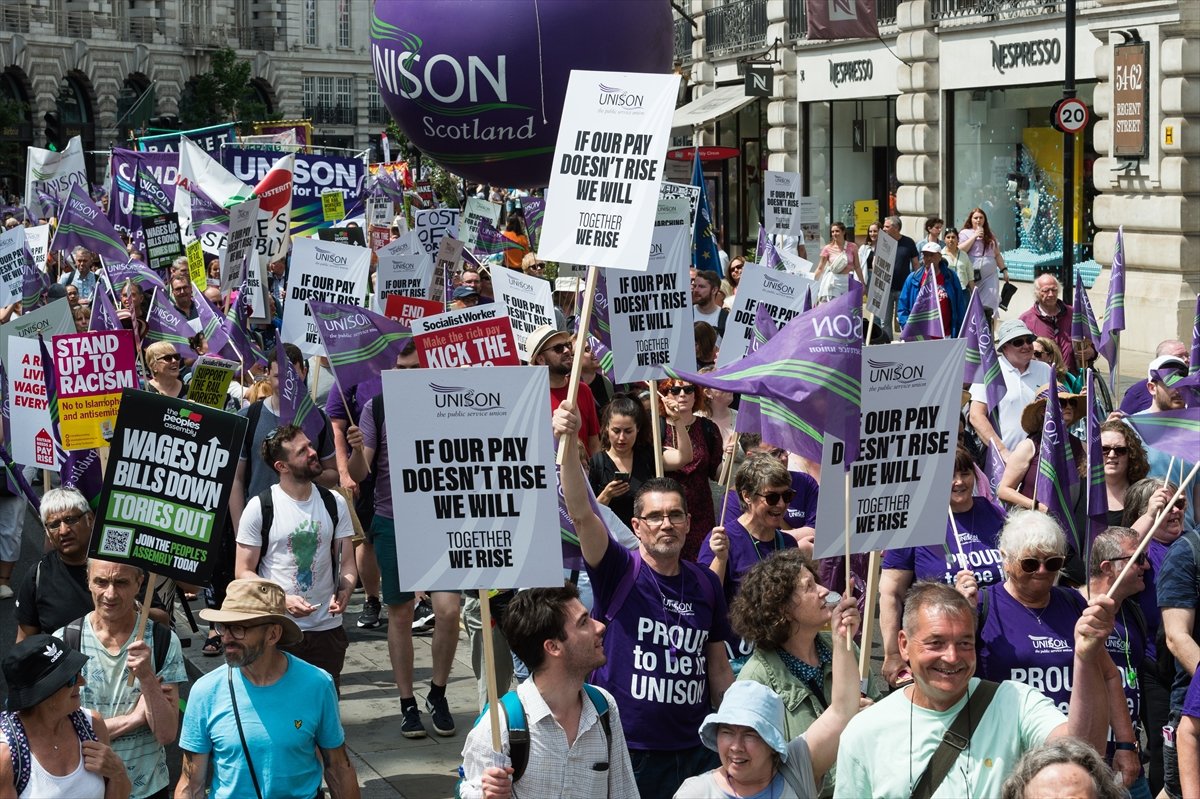 İngiltere'de hayat pahalılığı protestosu
