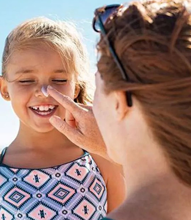 Yaz tatilinde çocuklarda enfeksiyonlara ve güneş yanıklarına dikkat