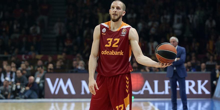 Basketbolcu Sinan Güler milli takımı bıraktı!