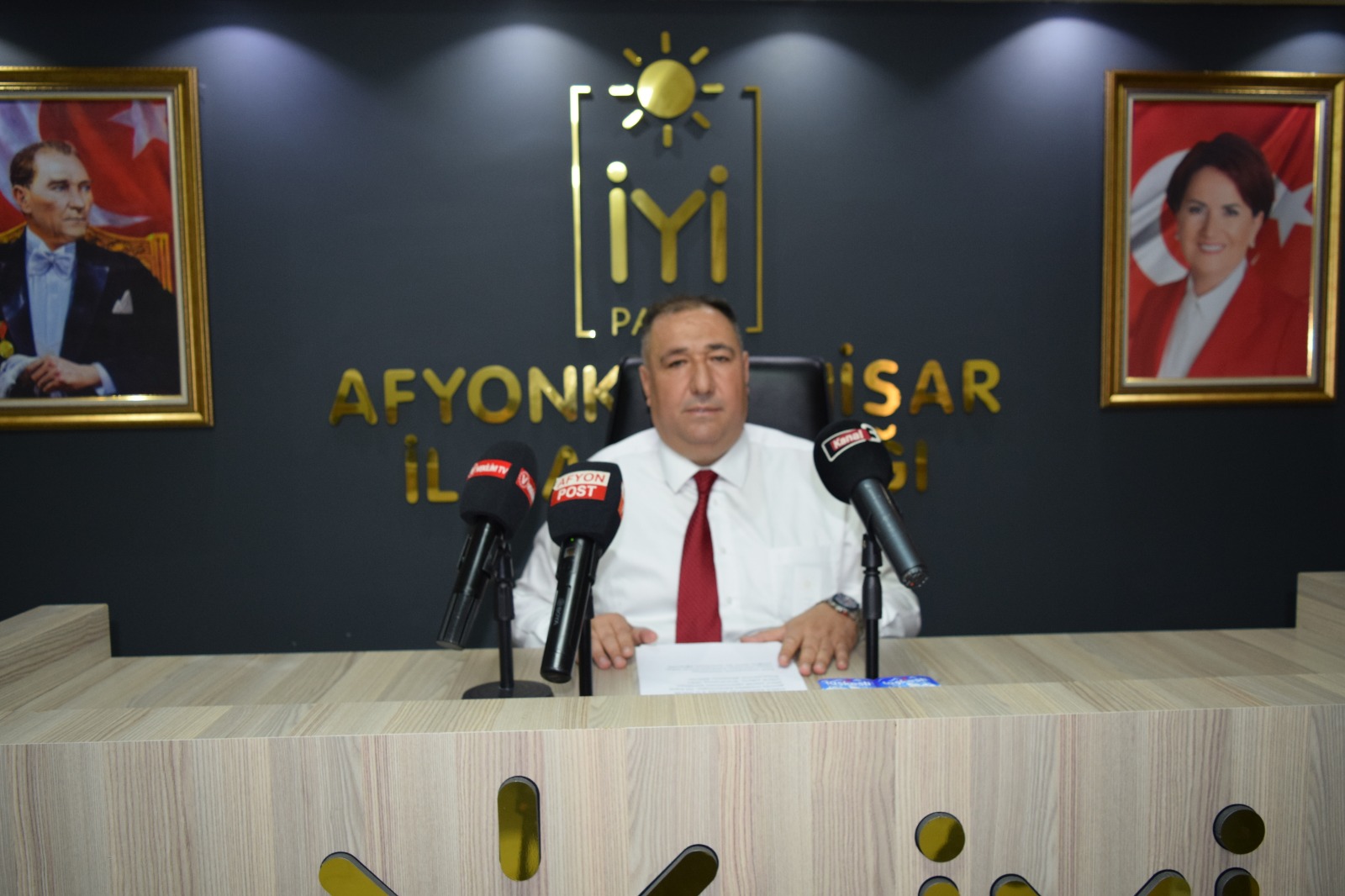 İYİ Parti Afyonkarahisar İl Başkanı Muhammet Mısıroğlu'nun basın toplantısı