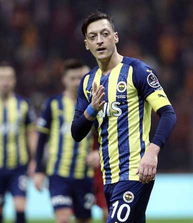 Başakşehir, Mesut Özil'e attıracağı imzanın saatini açıkladı!