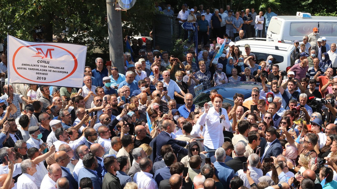 İYİ Parti lideri Akşener'e Kırklareli'nde yoğun ilgi