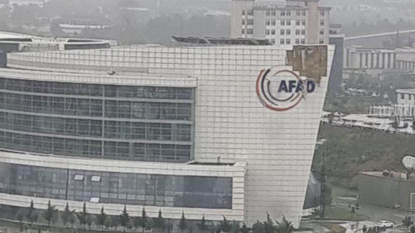AFAD Başkanlığı binası fırtınaya dayanamadı