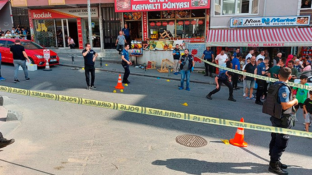 Küçükçekmece'de silahlı dehşet: 2 kişi yaralandı