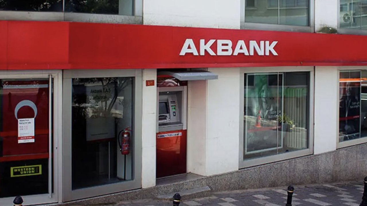 Akbank emekliye verilecek ekim ayı promosyonunu açıkladı: İşte yeni tarih ve ödeme