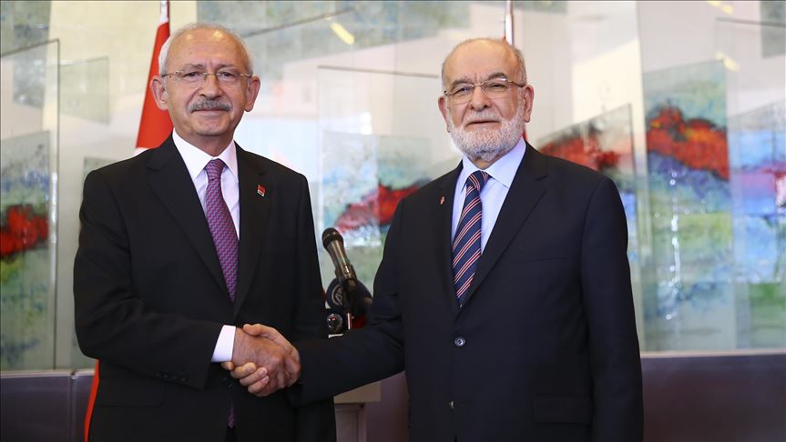 Kılıçdaroğlu, Karamollaoğlu'nun parti başkanlığına yeniden seçilmesini kutladı
