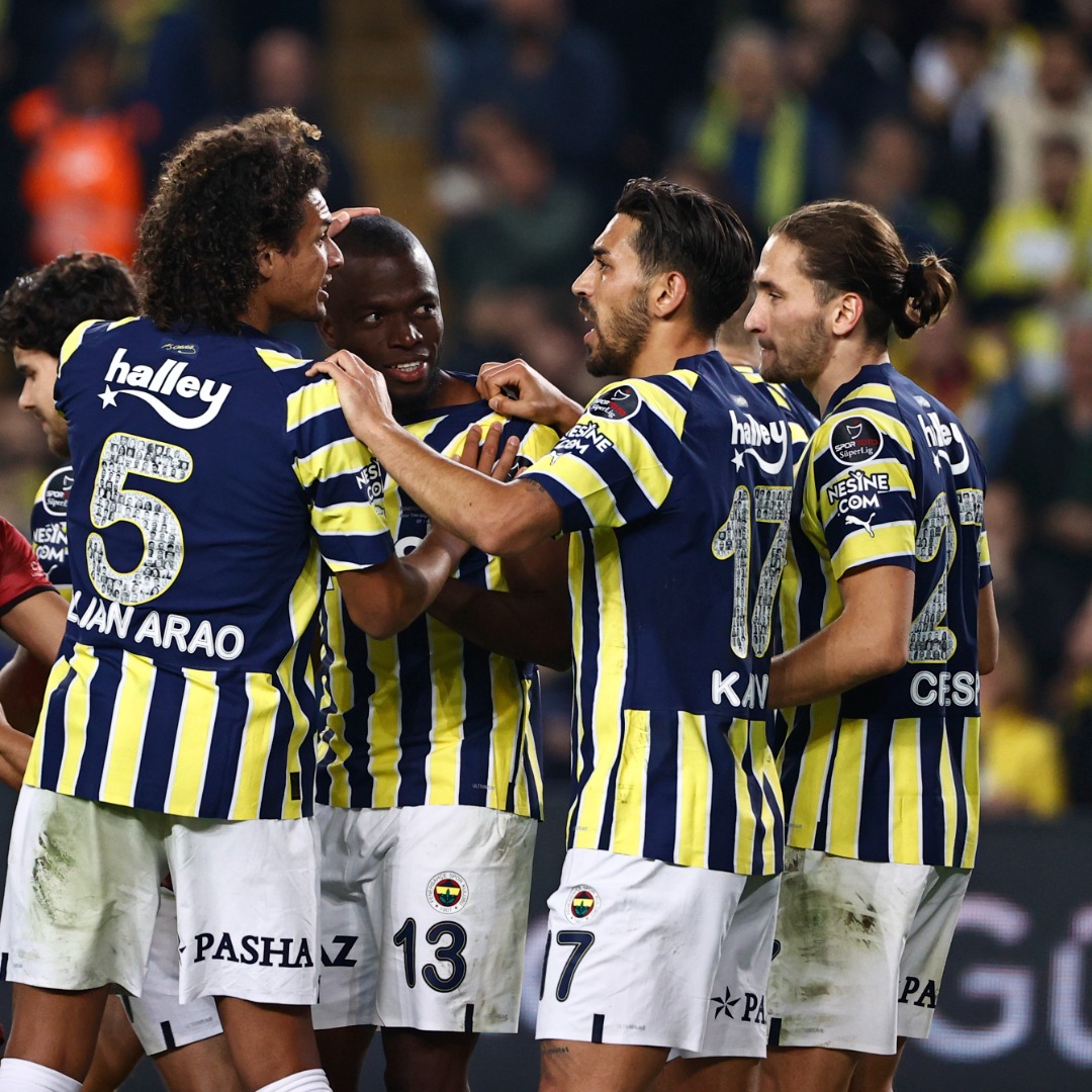 Fenerbahçe Sivasspor'u tek golle geçti