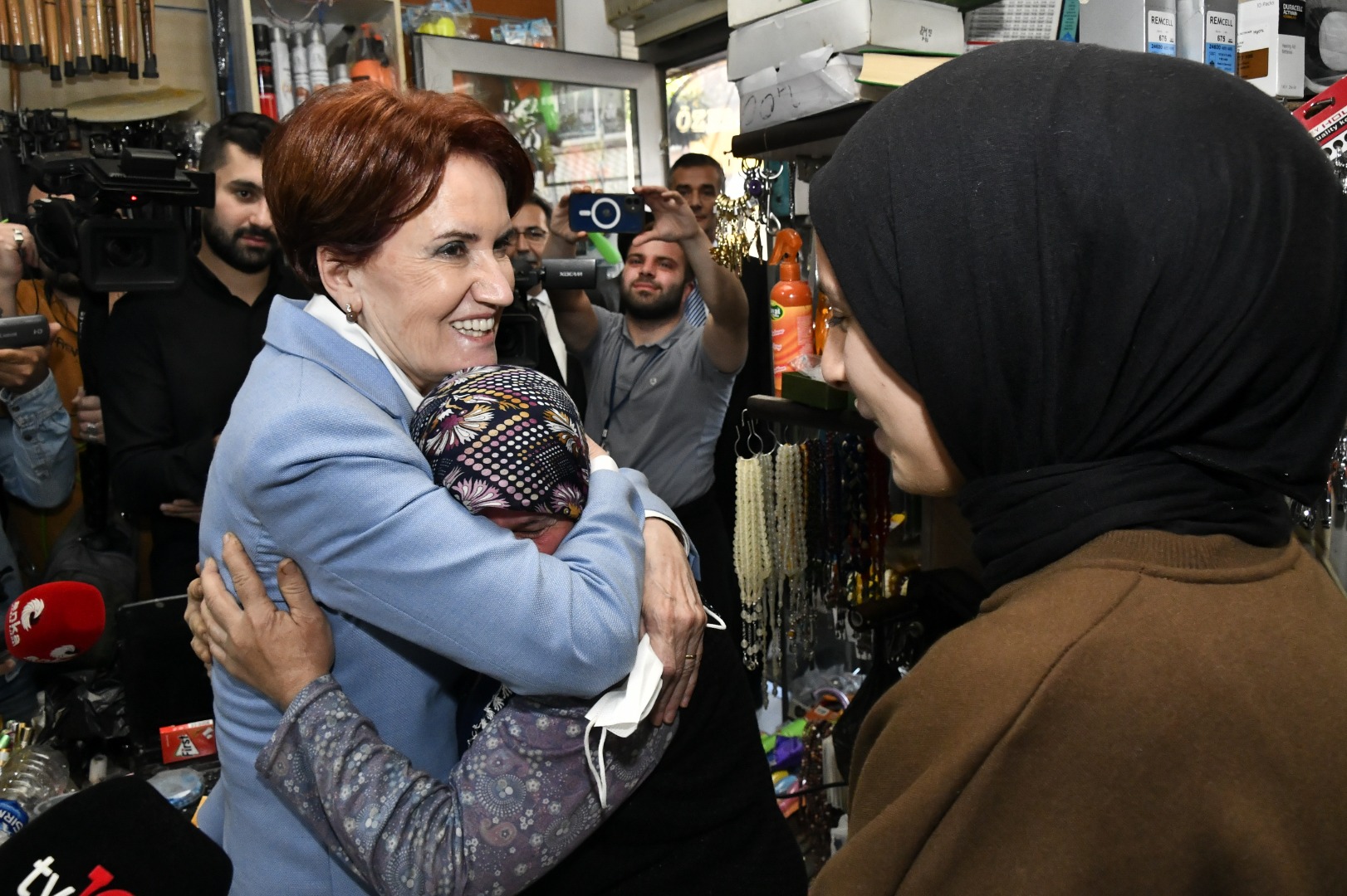 Meral Akşener, Adana'nın İmamoğlu ilçesindeki esnafların sesi oldu
