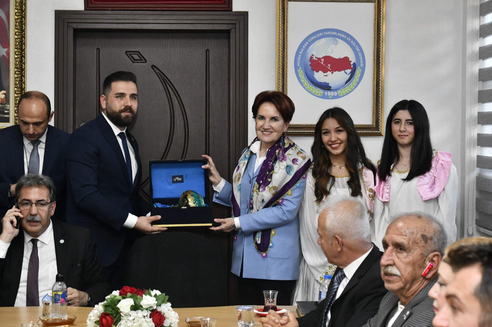 Akşener, Adana Balkan Türklerini ziyaret etti