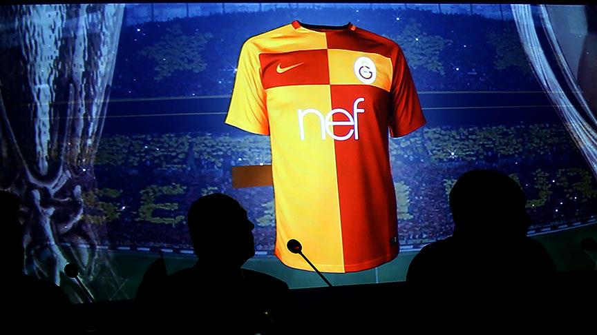 Galatasaray yeni sezon formasını tanıttı