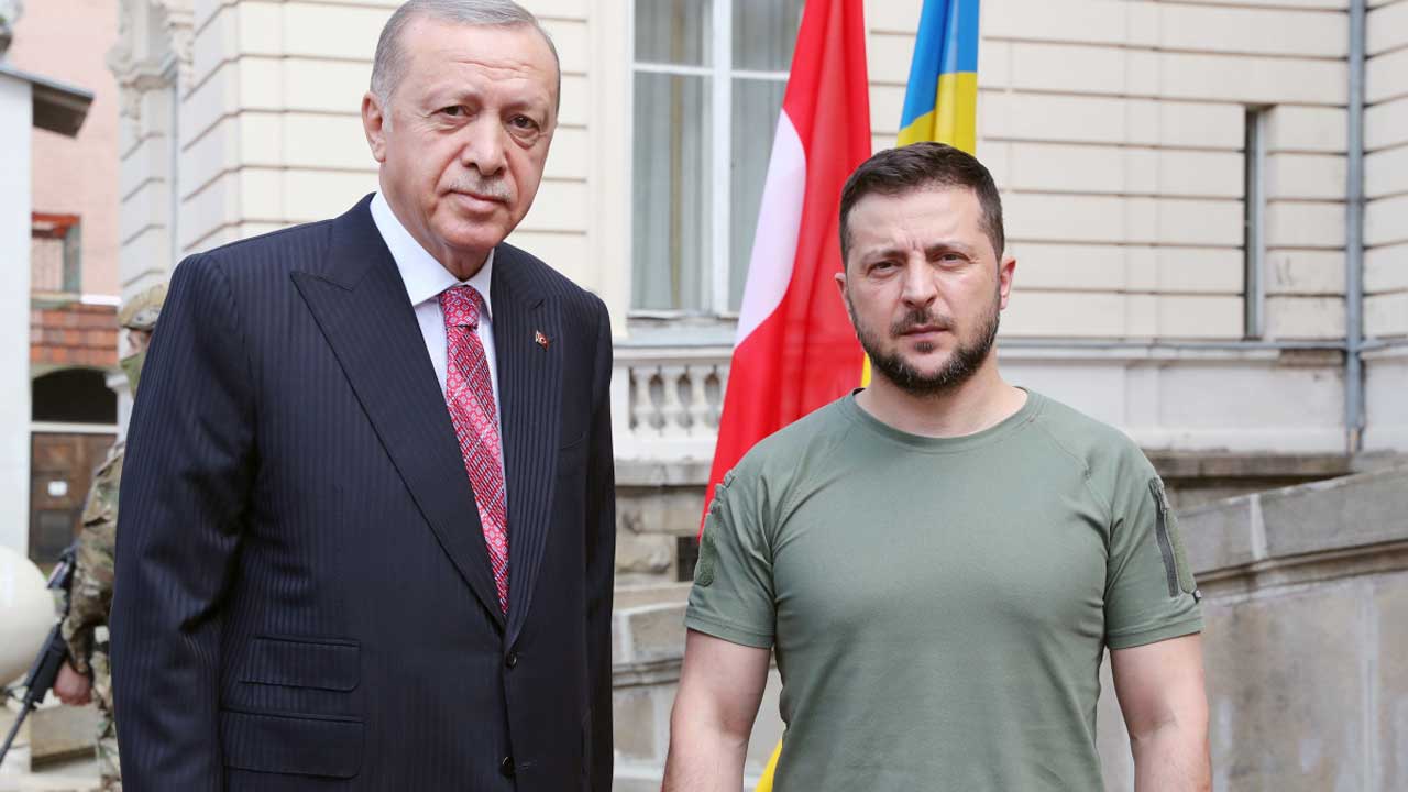 Cumhurbaşkanı Erdoğan ile Ukrayna Lideri Zelenski arasında telefon görüşmesi