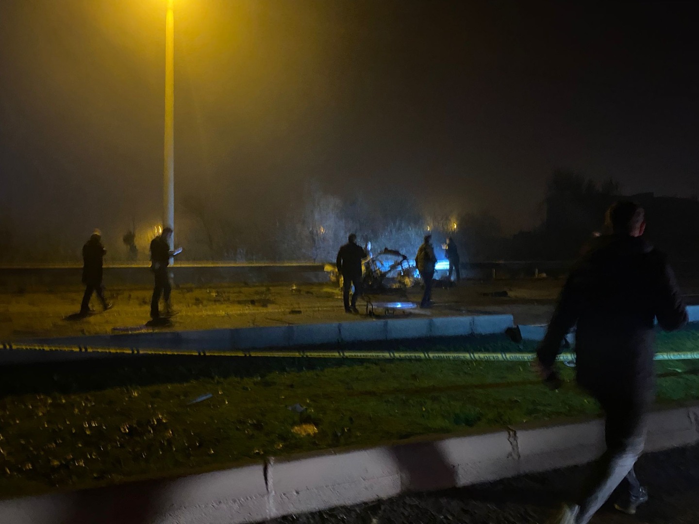 Diyarbakır'da polis servisine bombalı saldırı