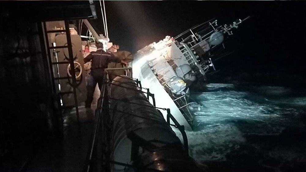 Tayland’da gemi battı: Askerler kayıp!