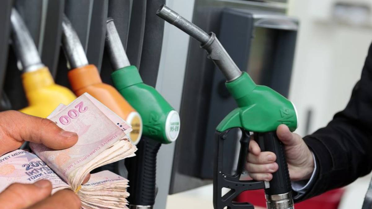 İndirimler pompaya yansıdı: Benzin ve motorinde yeni fiyatlar belli oldu