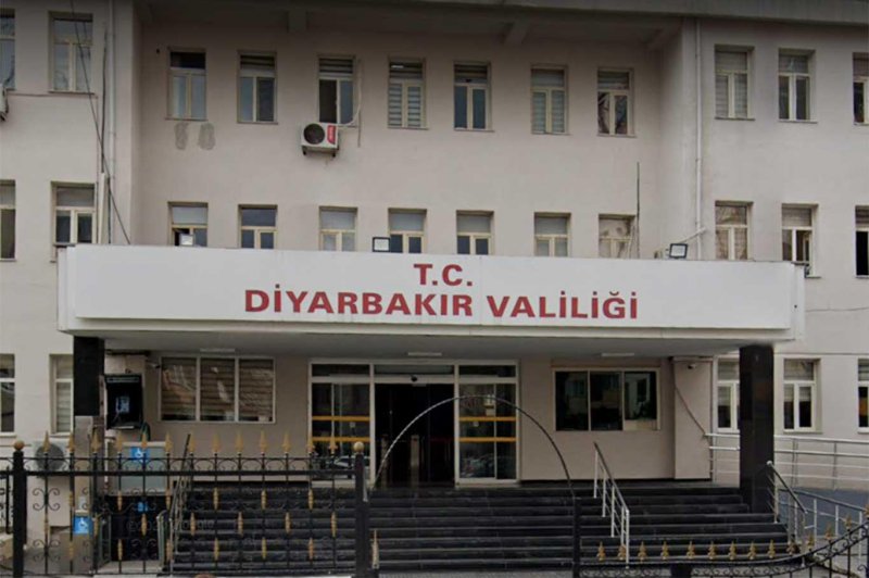 Diyarbakır Valiliği duyurdu: 2 polis açığa alındı
