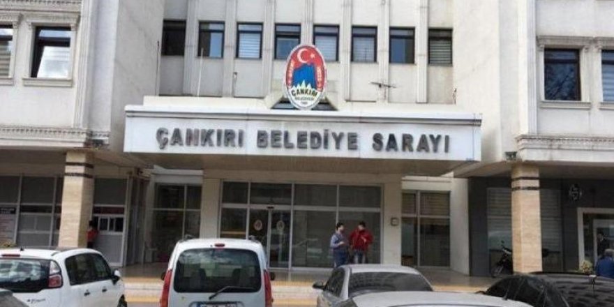 AKP'li başkan personel maaşları için bile kredi çekmiş